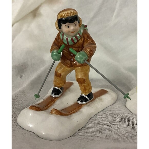 DEPARTMENT 56 ORIGINAL SNOW VILLAGE SKATERS & SKIERS SET OF 3 DEPT 56 Read - Picture 6 of 11